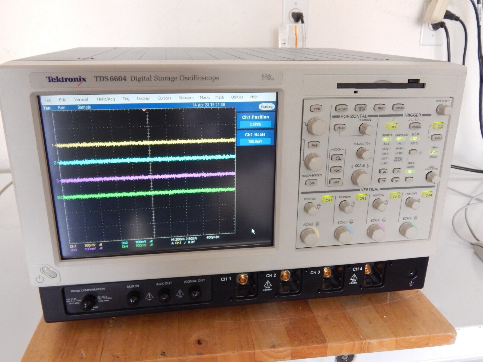 Tektronix TDS6604 Digital Storage Oscilloscope, 4 Channel, 6GHz, 20GS/s Tektronix TDS6604 Digital Storage Oscilloscope, 4 Channel, 6GHz, 20GS/s